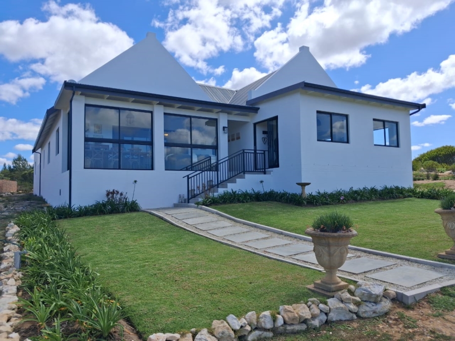 2 Bedroom Property for Sale in Stilbaai Oos Western Cape